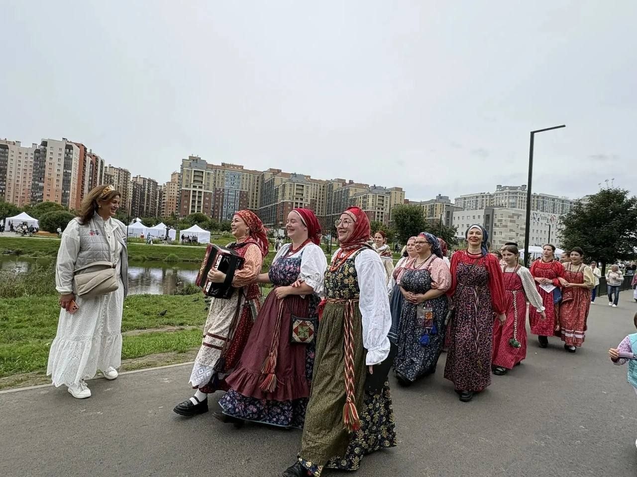 В парке «Оккервиль» проходит масштабный межрегиональный фестиваль русской культуры