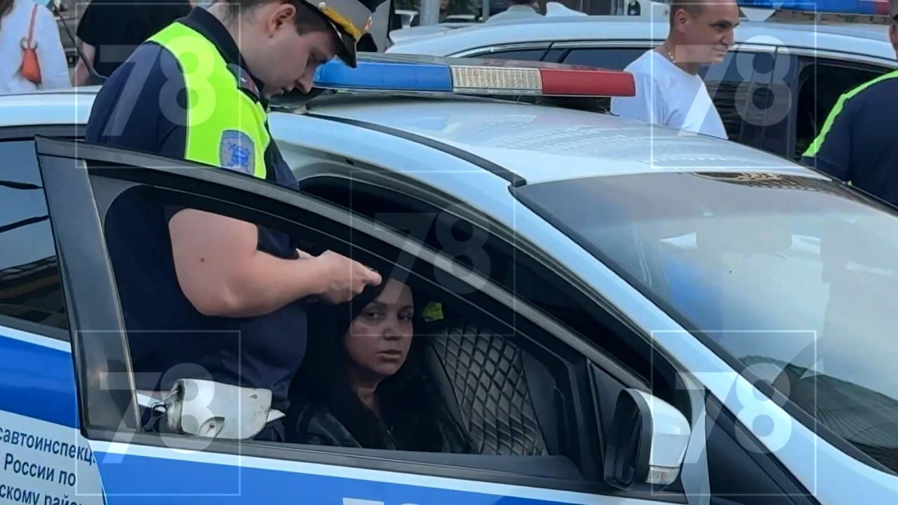 Opel врезался в скорую помощь в Кудрово