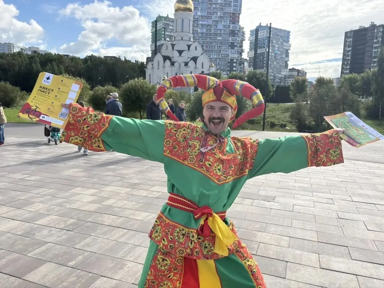 В парке «Оккервиль» проходит фестиваль уличных театров