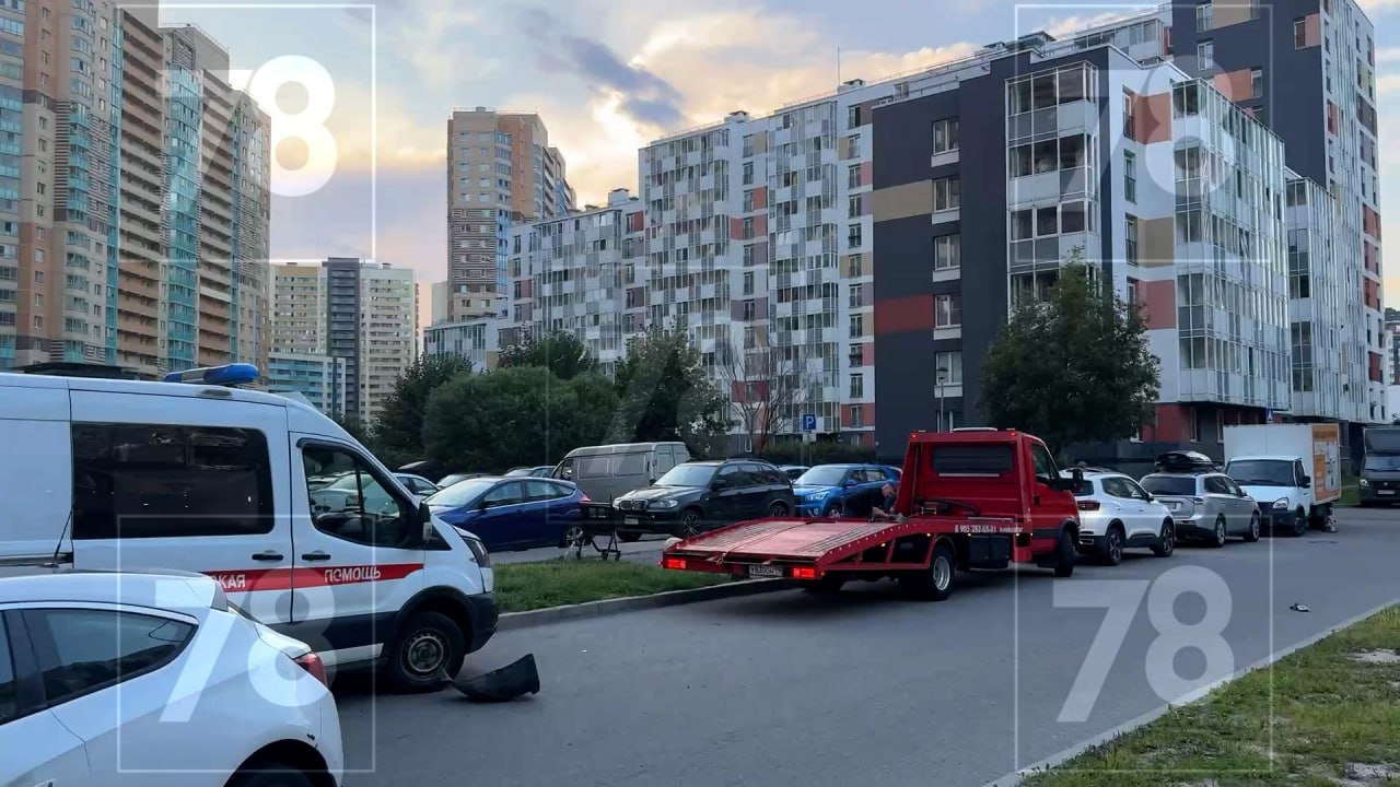 Opel врезался в скорую помощь в Кудрово