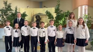 Ученики ЦО «Кудрово» поздравили педагогов с Днём учителя